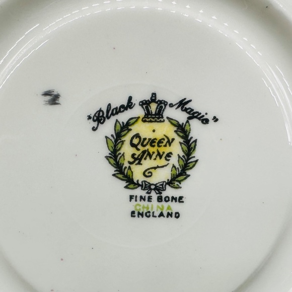 Queen Anne Black Magic Tea Cup Saucer Set Bone China England - Picture 5 of 5